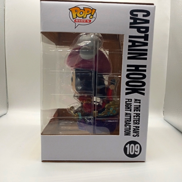 Funko Pop Captain Hook 50th anniversary - Picture 5 of 10